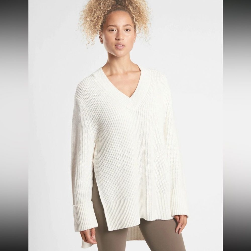 Athleta Shasta V-Neck Knitted Sweater, DOVE SIZE M